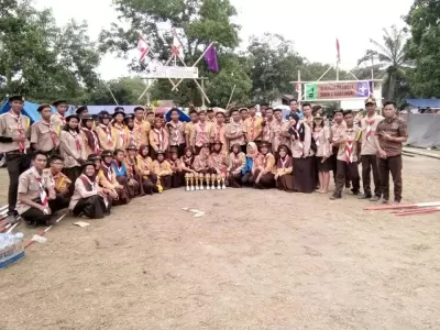 Foto bersama dengan kakak penegak dan pembina