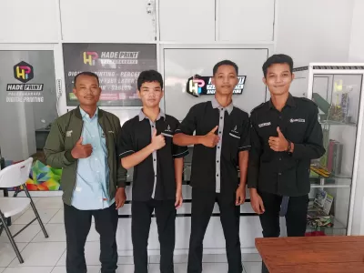Foto bersama guru, siswa pembimbing di BSIP Banjarmasin