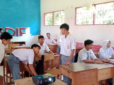 Kegiatan KBM di kelas
